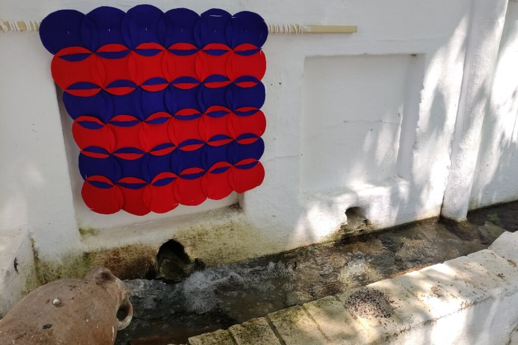 circ-cervena-tmavomodra